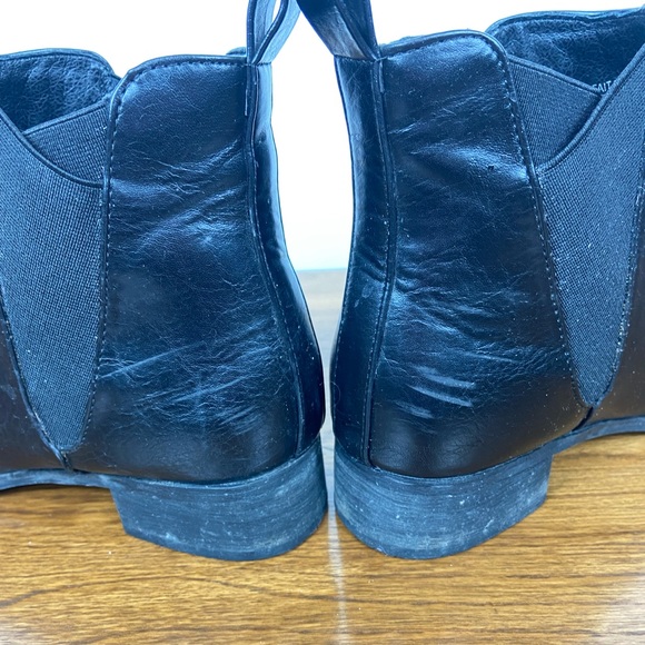 Matt & Nat Women's Joliette Chelsea Boots in Black - Picture 7 of 9